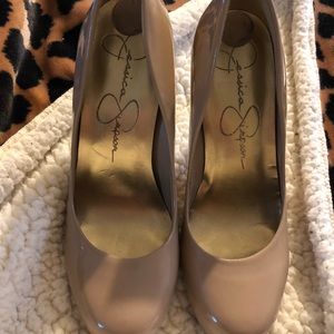 Ladies Size 7.5M Jessica Simpson Tan High Heels